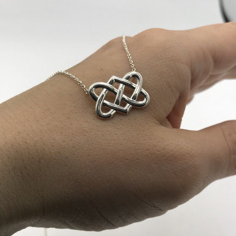 LIKE NEW!! Tiffany & Co. Sterling Silver Celtic Love Knot Necklace